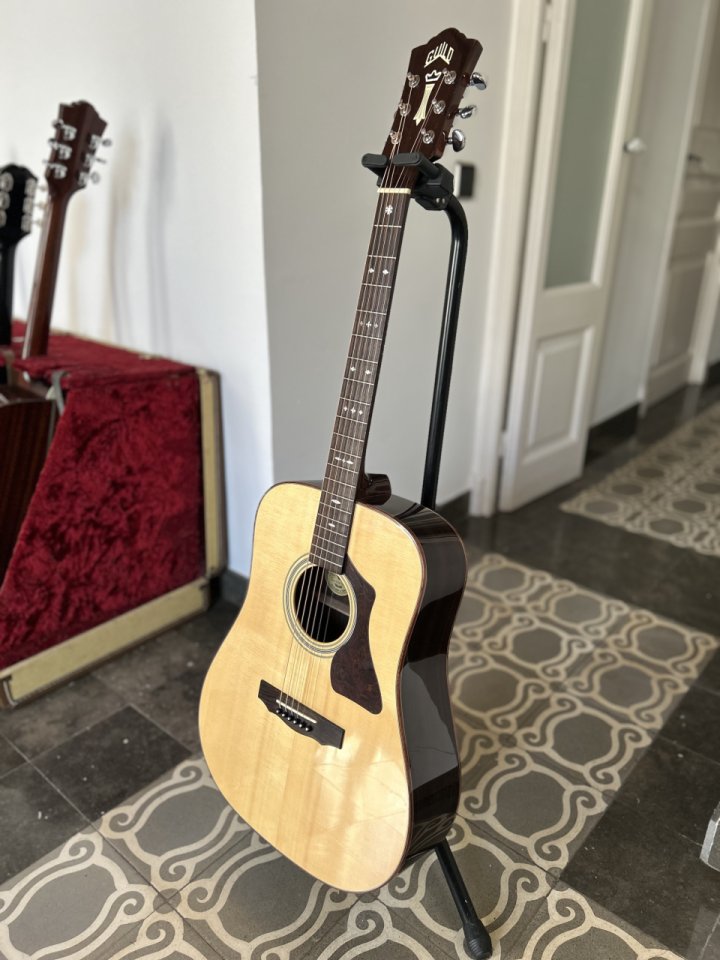 Guild GAD-50E NAT (electro-acústica dreadnought) de segunda mano · Foto 4 de 10 · Barcelona · 650 €