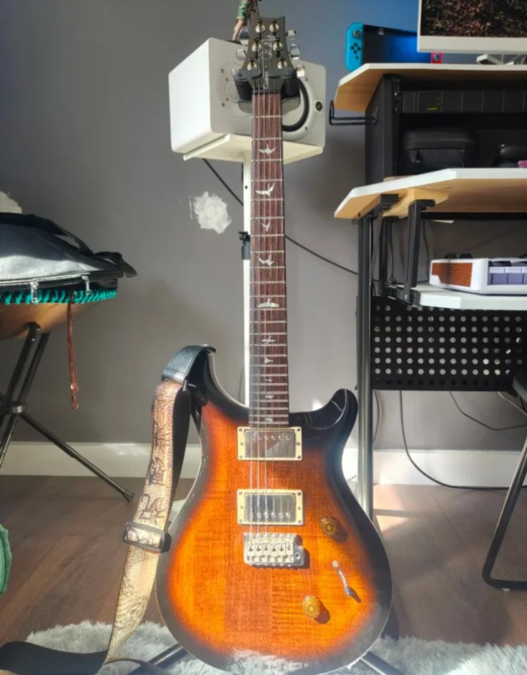 PRS se Custom 24 - Black Gold Burst de segunda mano · Foto 2 de 4 · Madrid · 975 €