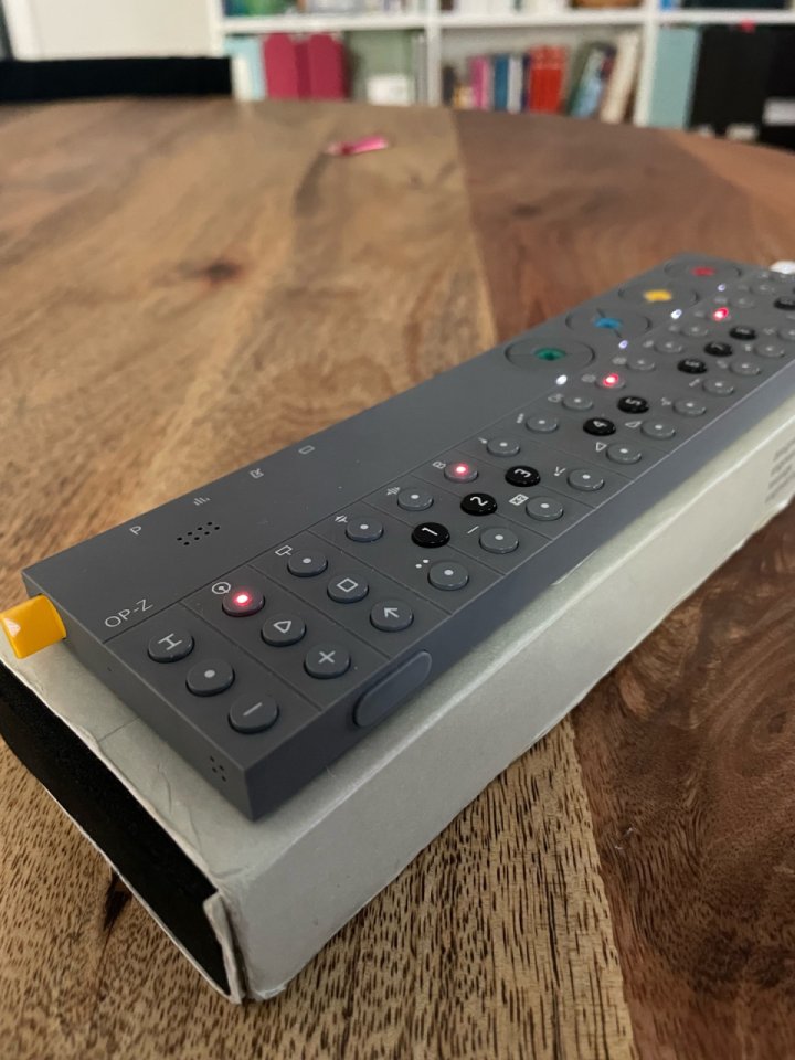 Teenage Engineering OP-Z de segunda mano · Foto 1 de 5 · Madrid · 250 €