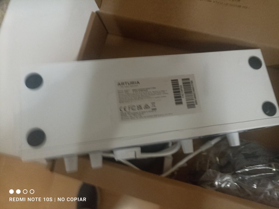 Arturia minifuse 4 white interfaz àudio 4 canales