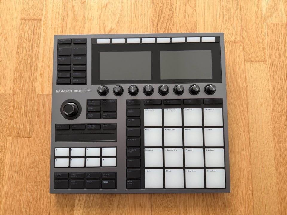 Native Instruments Maschine+ Sistema de producción standalone, mint de segunda mano · Foto 2 de 4 · Araba · 680 €