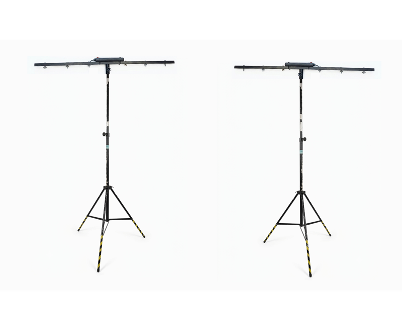 2 trípodes pies o torres T de iluminación DJ con extras de segunda mano · Foto 1 de 7 · Cantabria · 95 €