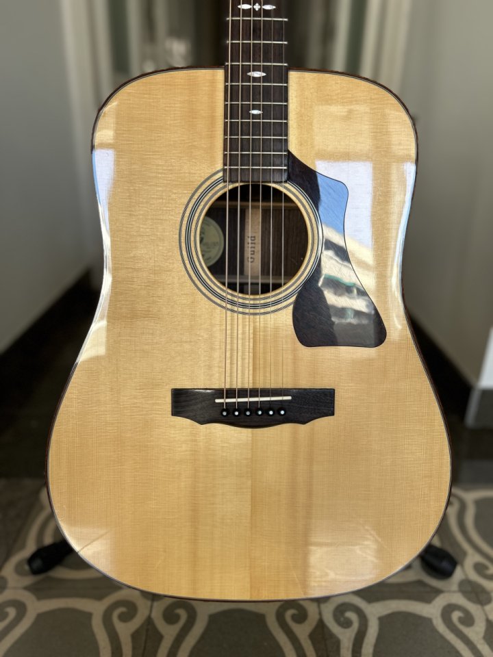 Guild GAD-50E NAT (electro-acústica dreadnought) de segunda mano · Foto 5 de 10 · Barcelona · 650 €