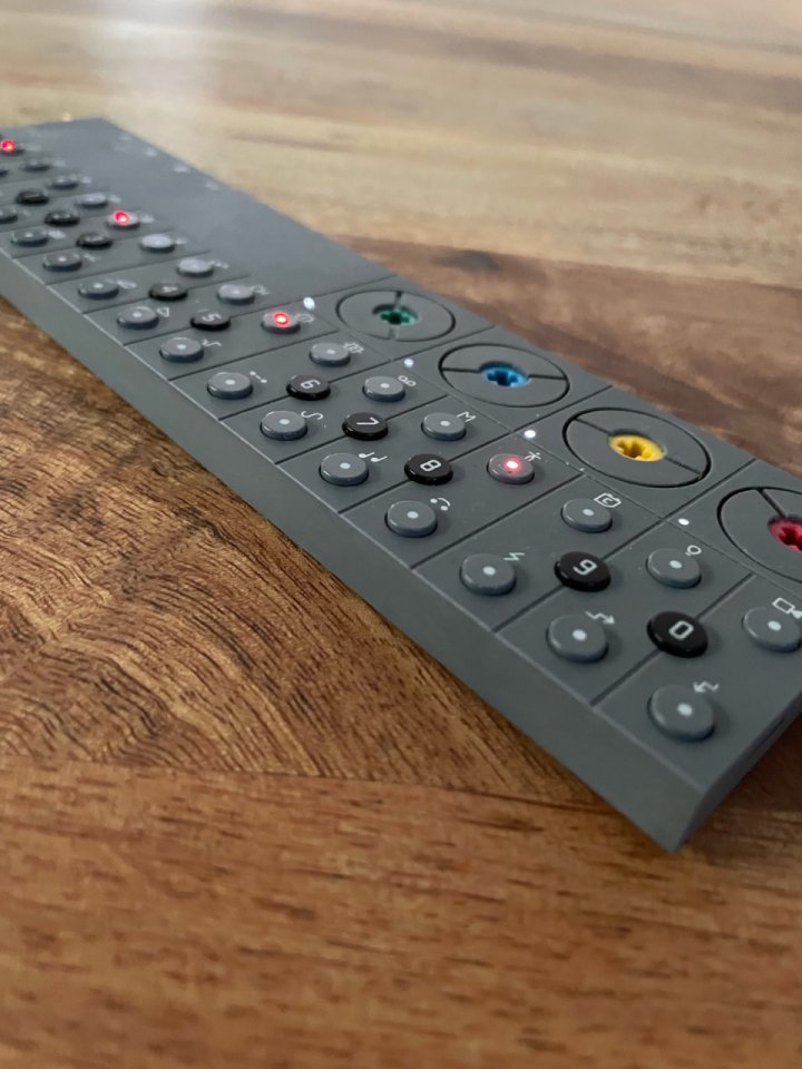 Teenage Engineering OP-Z de segunda mano · Foto 2 de 5 · Madrid · 250 €