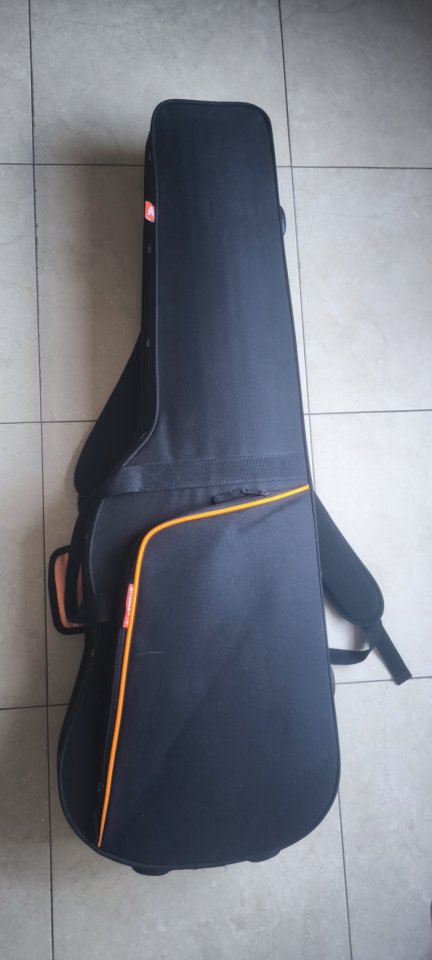 Vendo/cambio Fender Strat USA, VegaTraem, Dimarzio, Hipshot de segunda mano · Foto 8 de 10 · Zaragoza · 1300 €