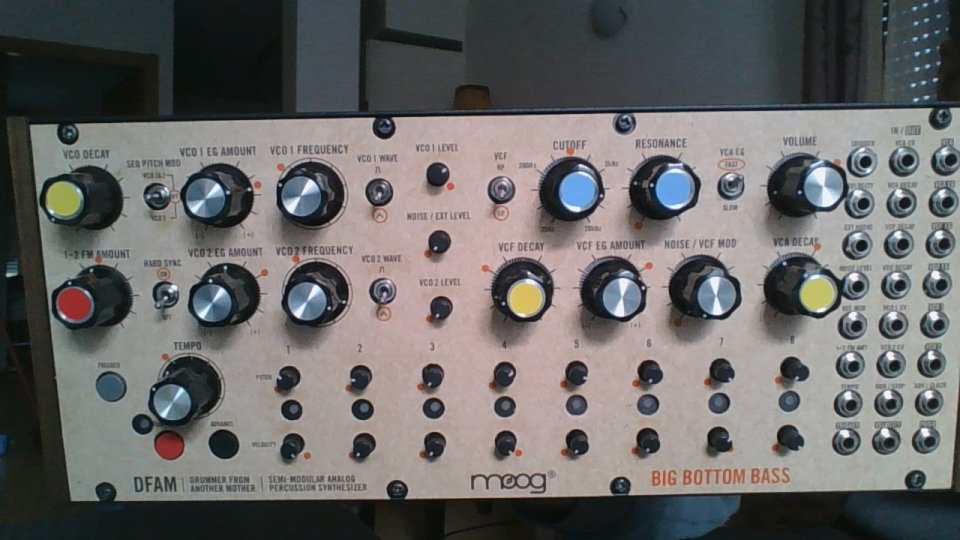 Sintetizador Moog Dfam