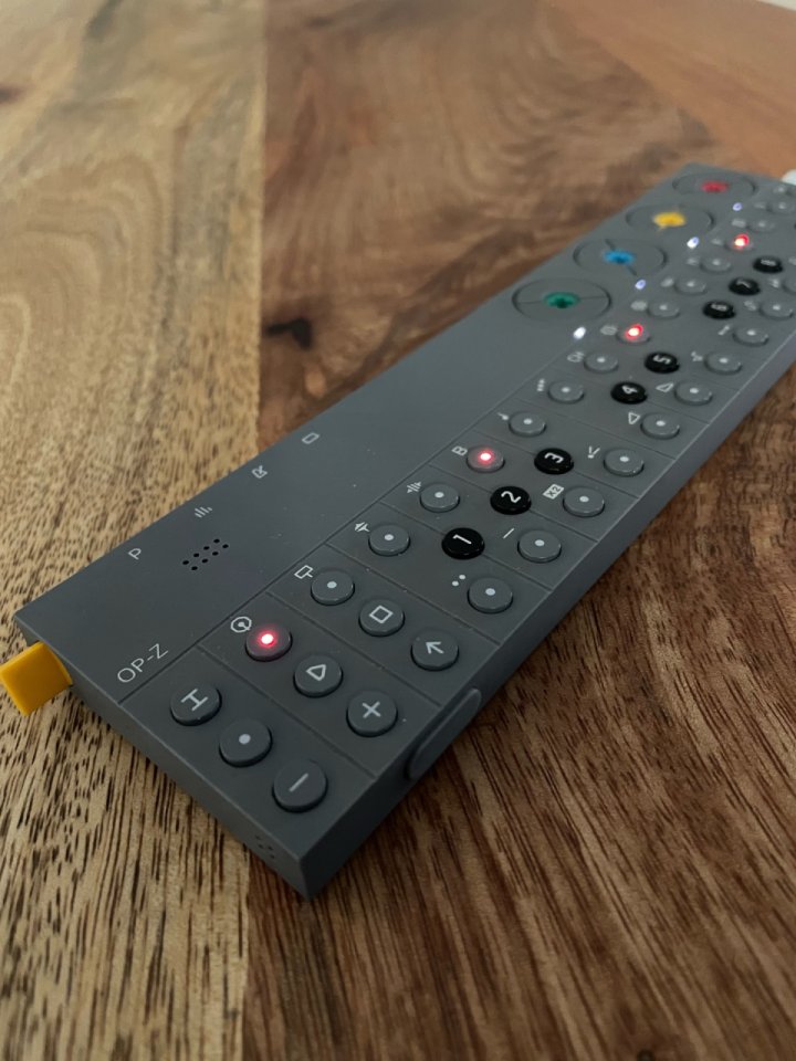 Teenage Engineering OP-Z de segunda mano · Foto 3 de 5 · Madrid · 250 €
