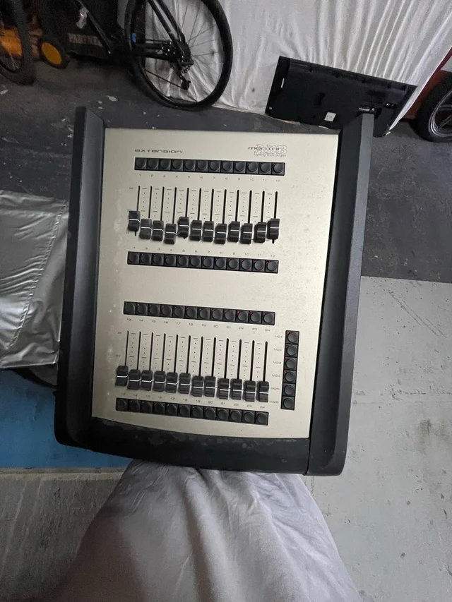 Mesa de luces ADB Lighting Tecnologies