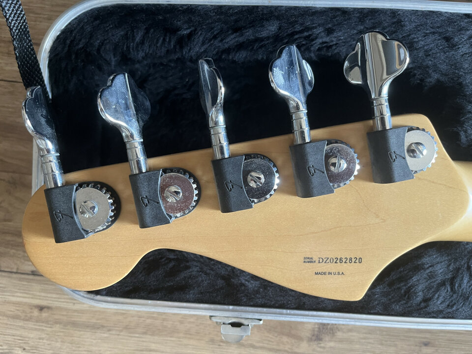 Fender American Deluxe Jazz Bass