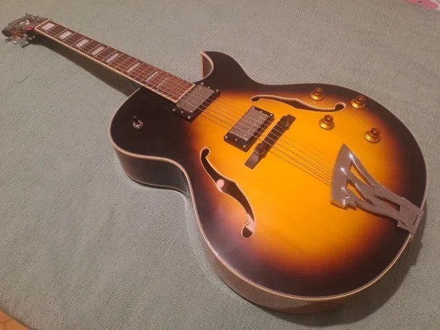 Hollowbody Washburn J3 de segunda mano · Foto 1 de 10 · Madrid
