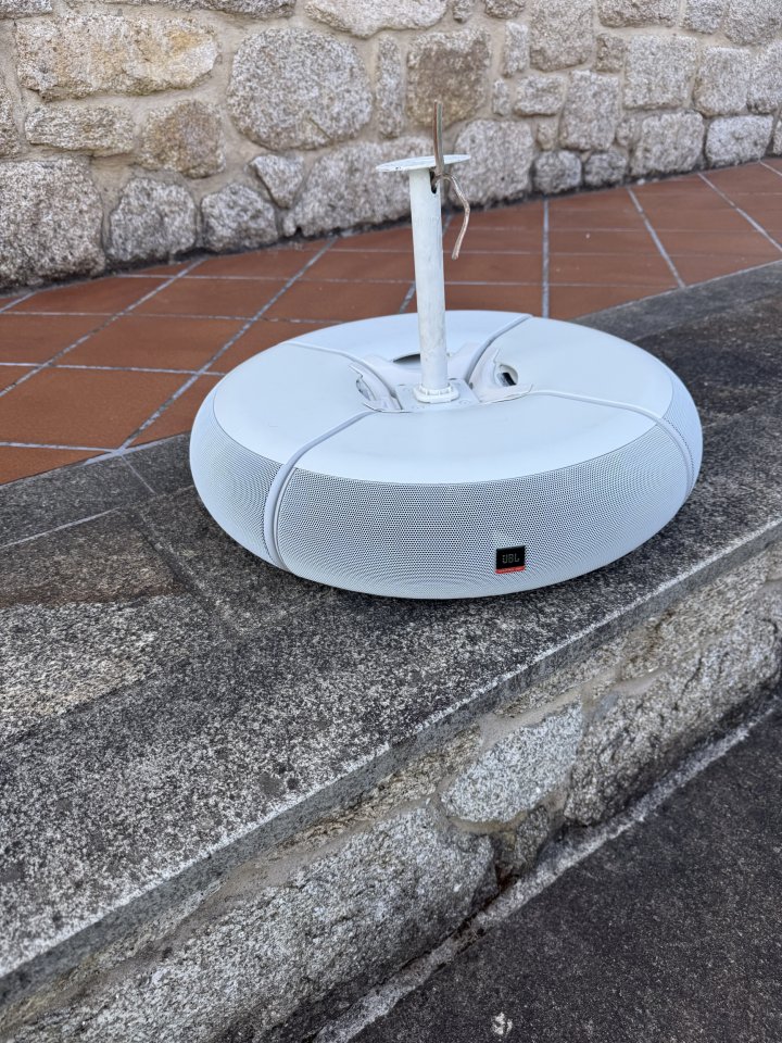 ⁠Pack 4 Altavoces Profesionales JBL Control CRV Blanco + Soporte Clúster 360°⁠ de segunda mano · Foto 1 de 4 · Pontevedra · 450 €