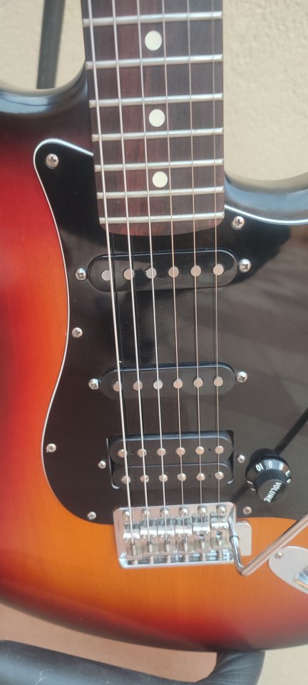 Fender stratocaster Highway HSS + mejoras