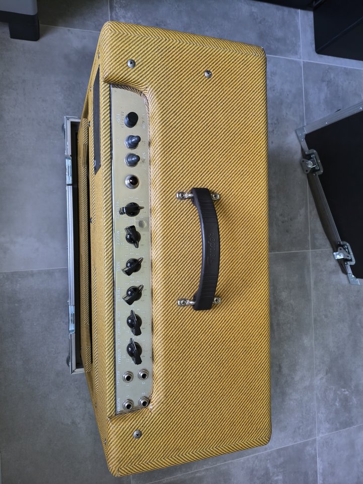 Amplificador Fender 59 Bassman LTD de segunda mano · Foto 3 de 6 · Pontevedra · 1500 €