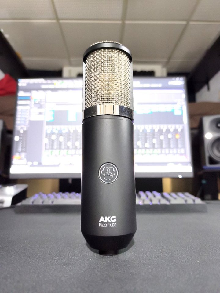 AKG P820 Tube completo de segunda mano · Foto 2 de 9 · Huelva · 280 €