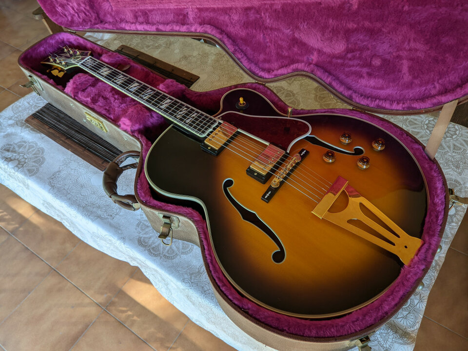 Gibson Super 400 del '99.