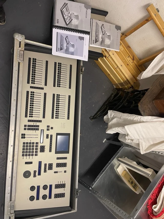 Mesa de luces ADB Lighting Tecnologies