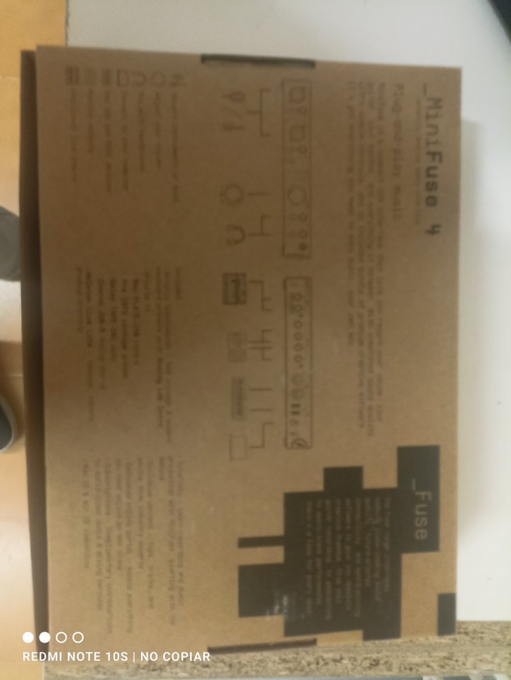 interfaz àudio Arturia minifuse 4 white  4 canales in/out