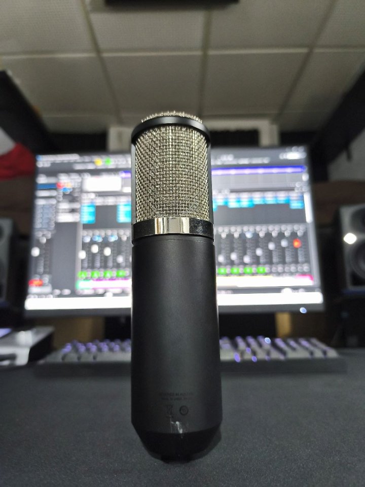AKG P820 Tube completo de segunda mano · Foto 3 de 9 · Huelva · 280 €