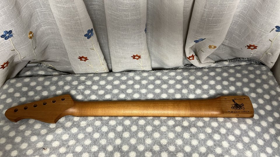 Mastil WARMOTH  Tostado tipo strato - stratocaster