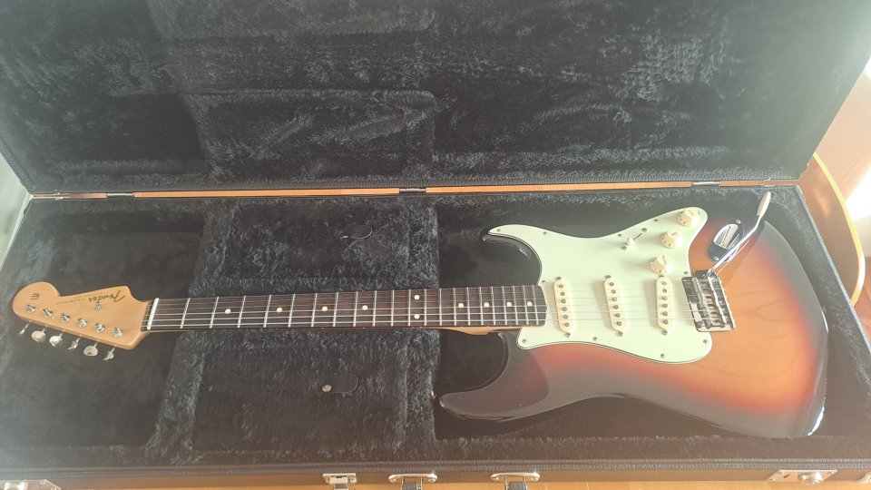 Estuche Fender Pro Hardsell Case de segunda mano · Foto 2 de 3 · A Coruña · 135 €