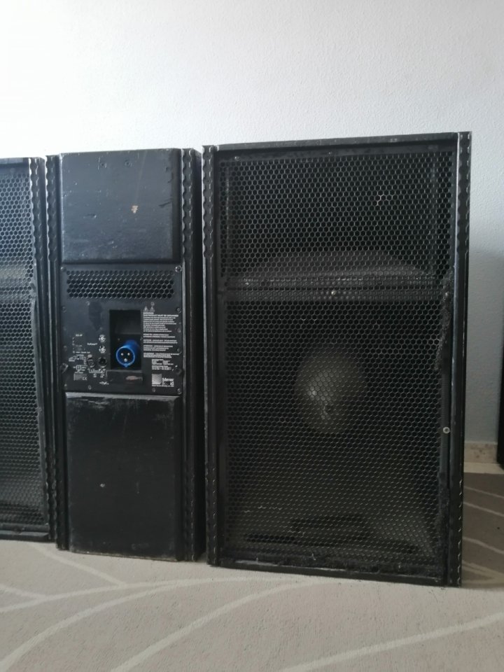 6 altavoces Meyer Sound: 4uds MSL4 y 2uds DS-4P de segunda mano · Foto 3 de 5 · Sevilla · 5900 €