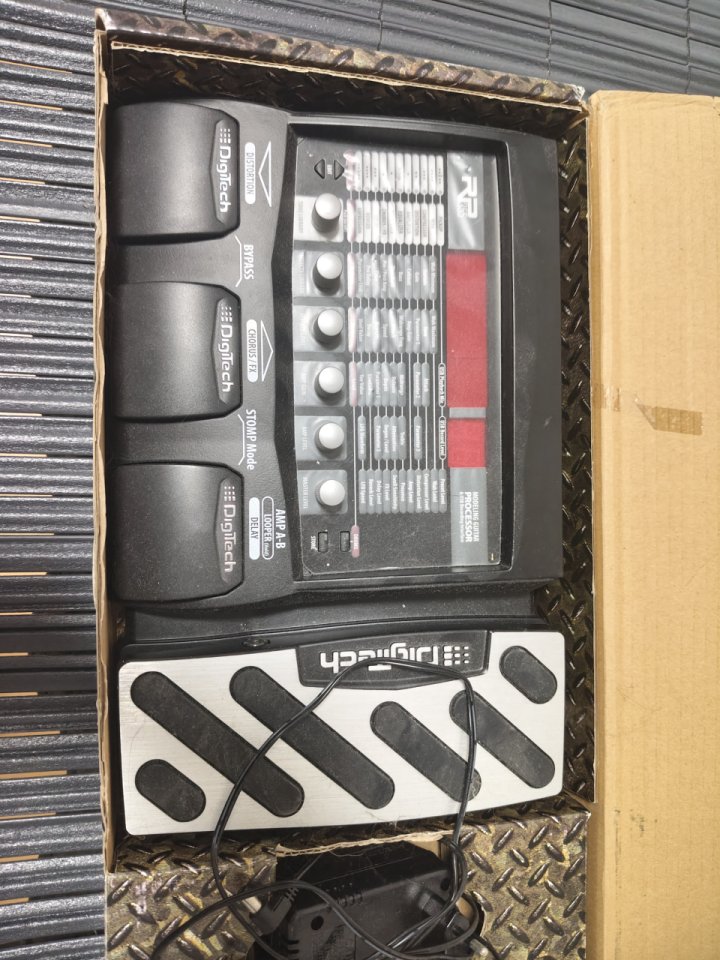 Pedalera digitech rp355 de segunda mano · Foto 3 de 5 · Alicante · 70 €