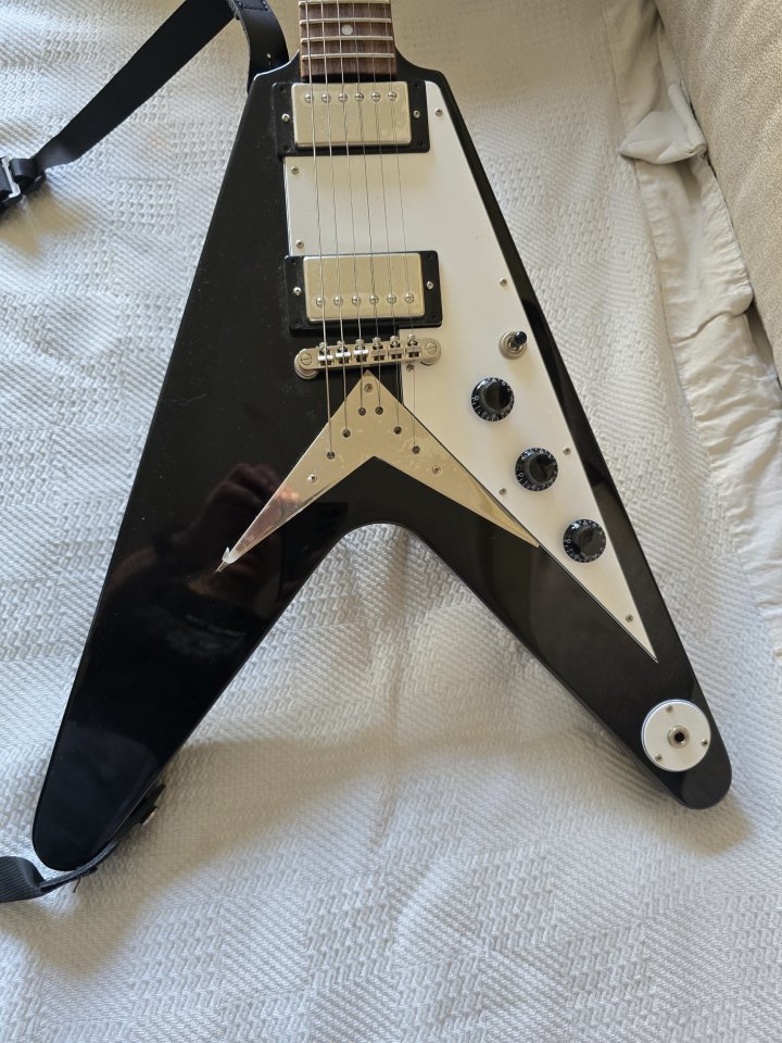 Epiphone Flying V Ebony negra estilo Gibson nueva de segunda mano · Foto 9 de 9 · Asturias · 400 €