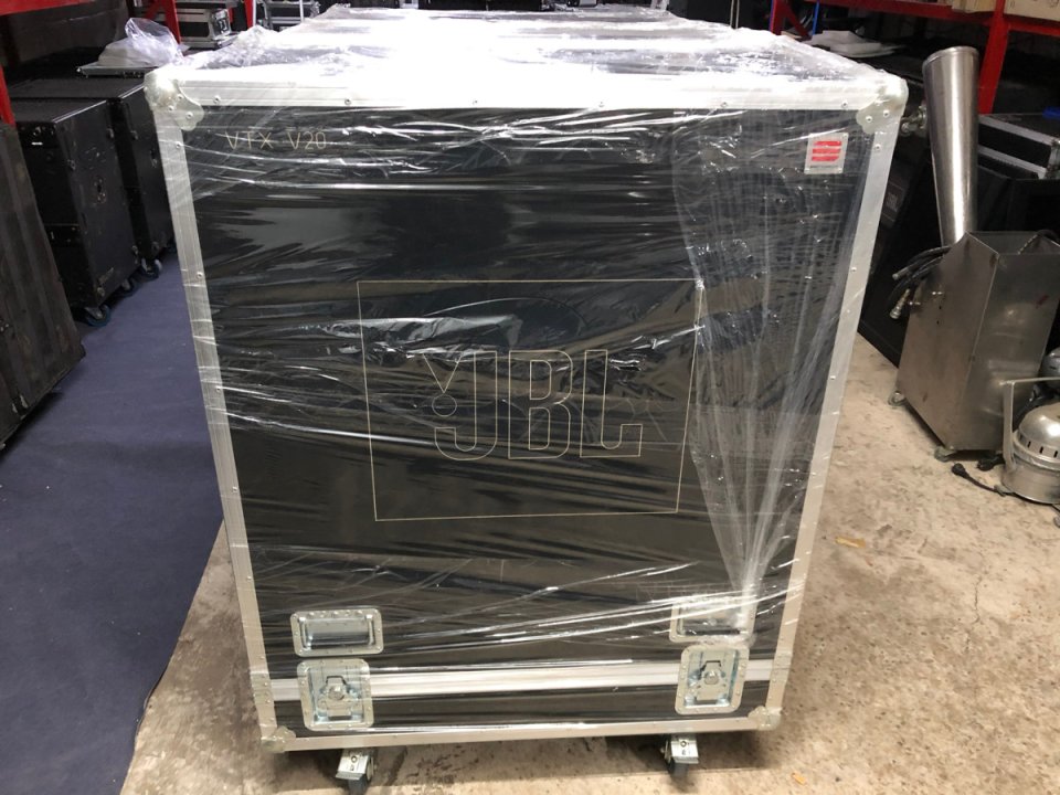 Pack » 3 x Santosom Flight case PRO, 4x JBL VTX V20