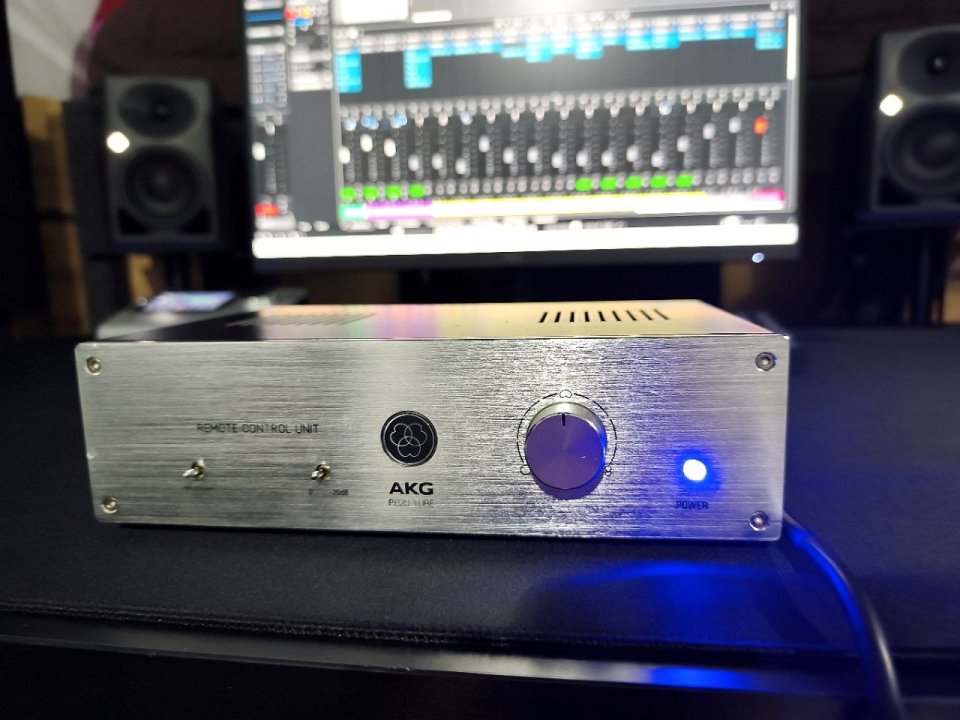 AKG P820 Tube completo de segunda mano · Foto 7 de 9 · Huelva · 280 €