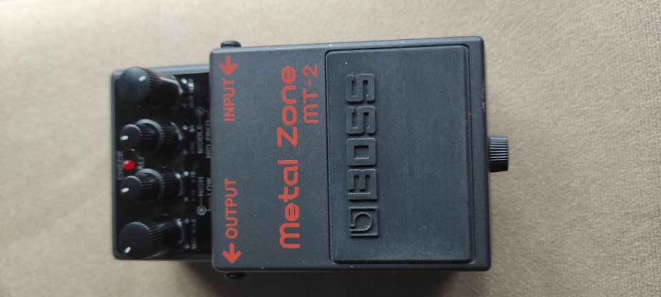 BOSS Metal Zone MT-2