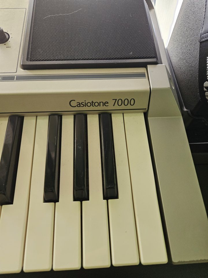 Teclado casiotone 7000 (1983) por pedal de segunda mano · Foto 2 de 4 · Valencia
