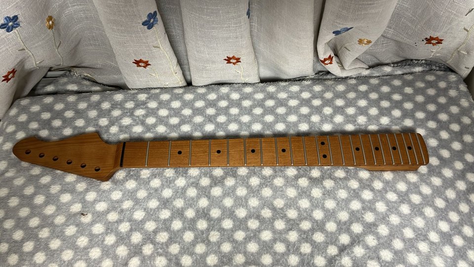 Mastil WARMOTH  Tostado tipo strato - stratocaster