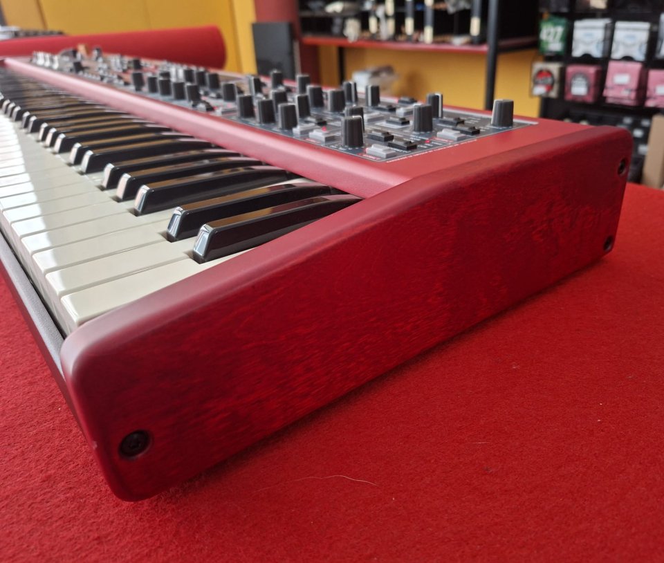 Nord Stage 4 compact + Funda + Half Moon de segunda mano · Foto 9 de 10 · Girona · 3150 €