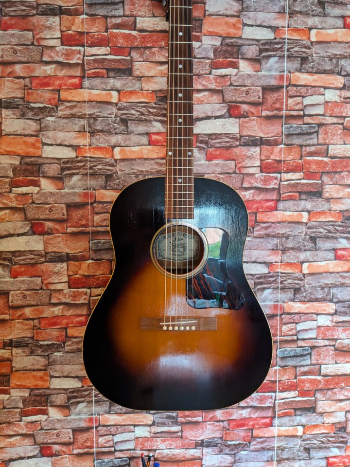 Atkin J-19 The Nineteen ( Las Fotos son de la guitarra actual)