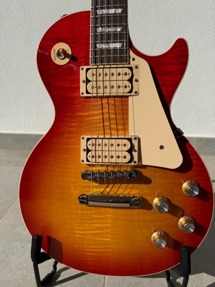 Vendo Gibson Les Paul Standard 60s Double Trouble en acabado Vintage Cherry Sunburst. de segunda mano · Foto 2 de 10 · Málaga · 1950 €