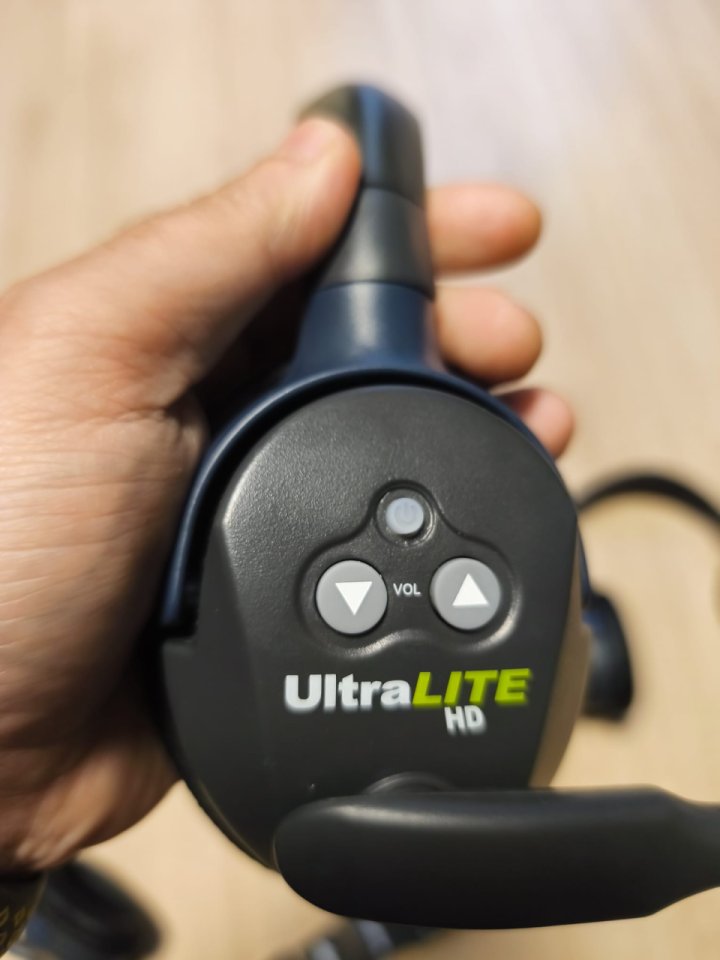 Intercom Eartec Ultralite HD (5 Auriculares) de segunda mano · Foto 4 de 7 · Valladolid · 1050 €