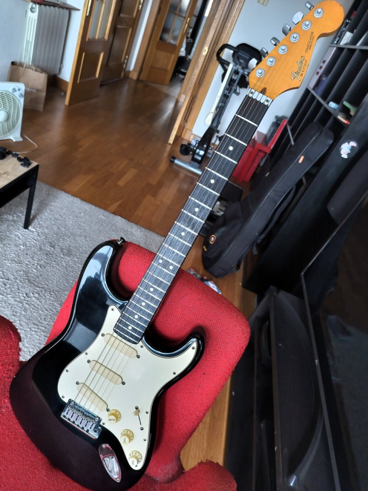 Fender Strat Plus 1988 de segunda mano · Foto 1 de 10 · Valladolid · 1400 €