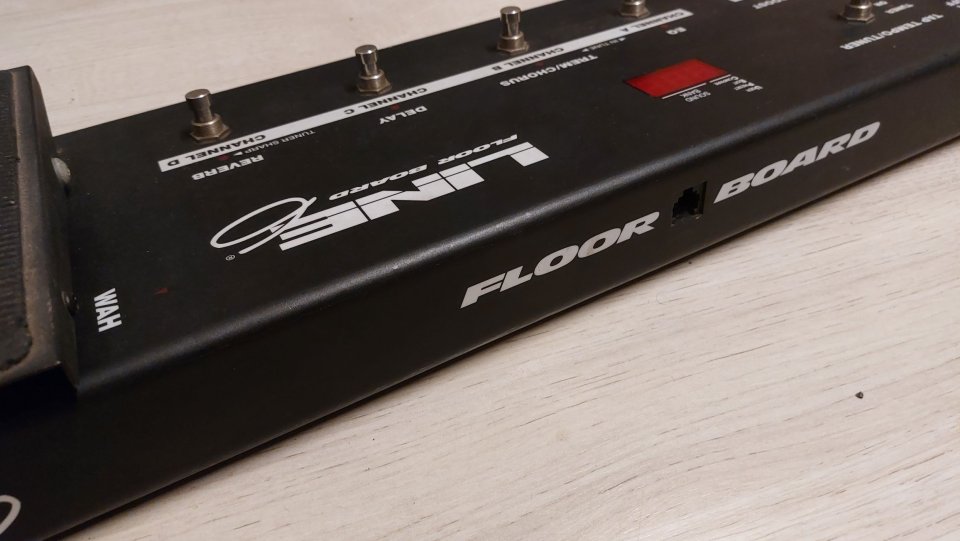 Line6 Pod Pro (rack) + Line6 Floor Board de segunda mano · Foto 4 de 5 · Barcelona · 180 €