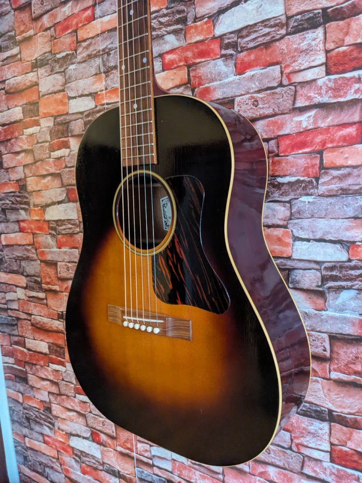 Atkin J-19 The Nineteen ( Las Fotos son de la guitarra actual)