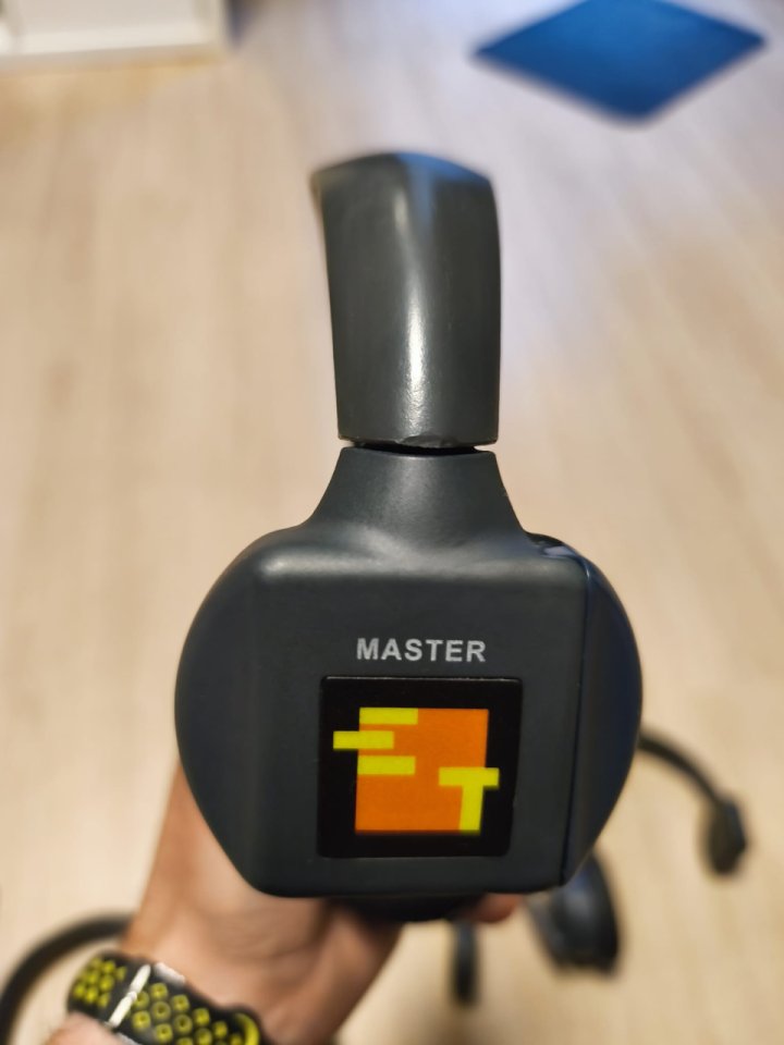Intercom Eartec Ultralite HD (5 Auriculares) de segunda mano · Foto 6 de 7 · Valladolid · 1050 €