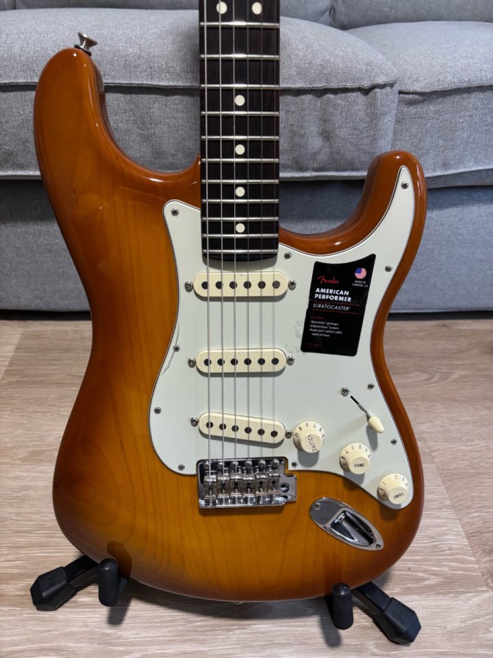 Fender American Performer Stratocaster