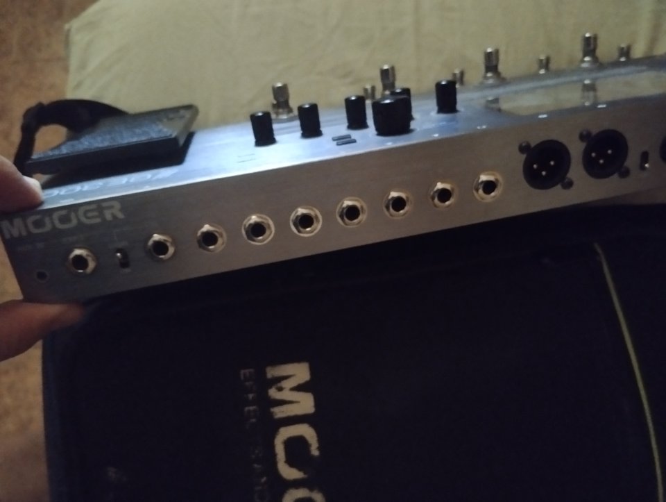 Pedalera profesional mooer ge300