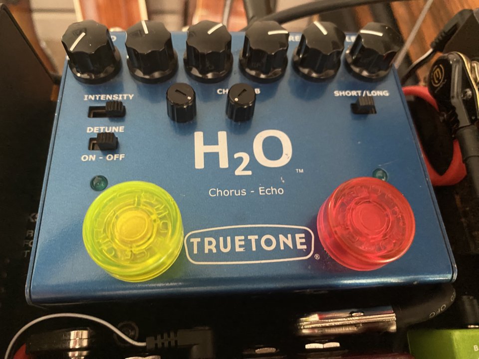 Truetone H2O (chorus + Delay) 2 en 1! de segunda mano · Foto 1 de 3 · Madrid · 115 €
