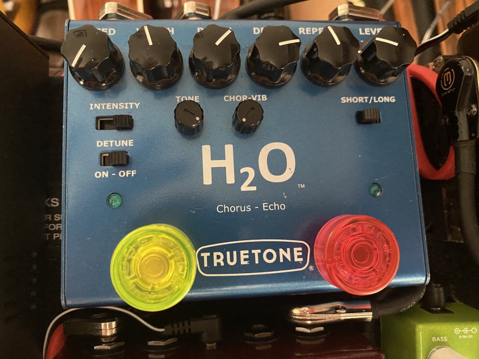 Truetone H2O (chorus + Delay) 2 en 1! de segunda mano · Foto 2 de 3 · Madrid · 115 €