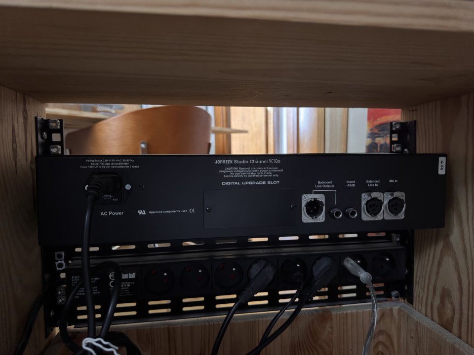 Joemeek VC1Qcs: Canal de grabación de rack de segunda mano · Foto 2 de 2 · Barcelona · 650 €