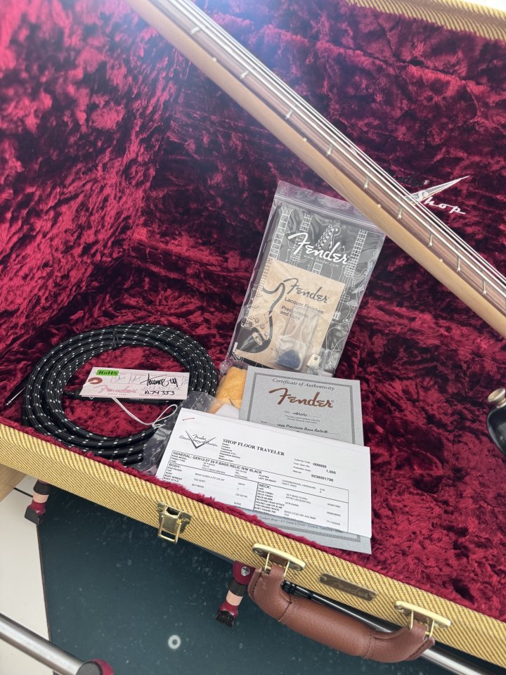Fender Custom Shop Precision Bass de segunda mano · Foto 9 de 10 · Madrid · 3500 €