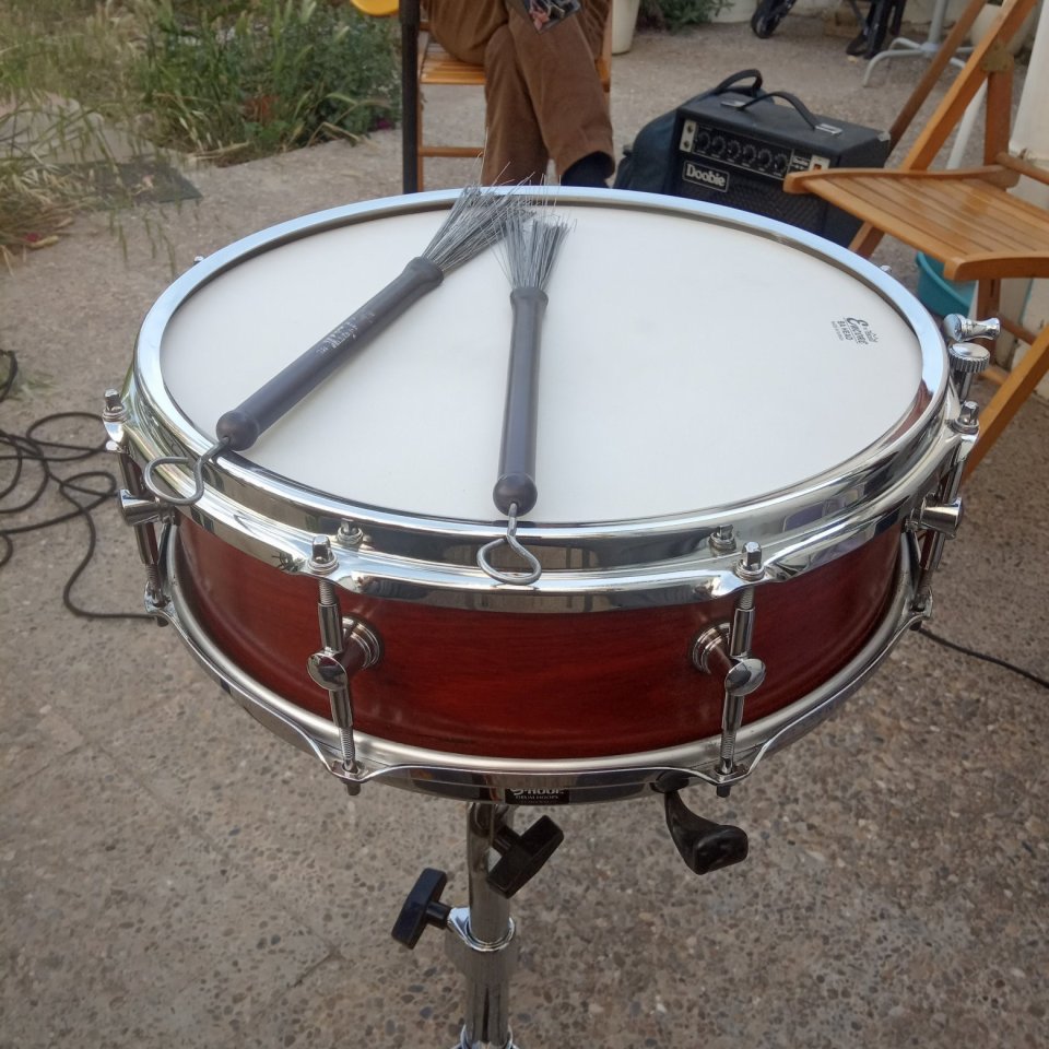 Caixa/Tabal de fusta de Caoba "La Granadella". Cos d'una sola capa de caoba