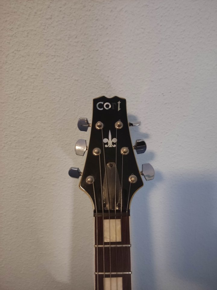 Guitarra Cort tipo Les Paul de segunda mano · Foto 3 de 7 · Alicante · 300 €