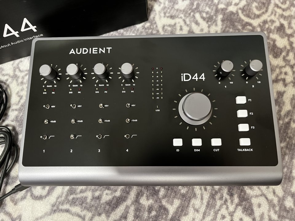 Audient iD44 MKII - Interfaz de Audio