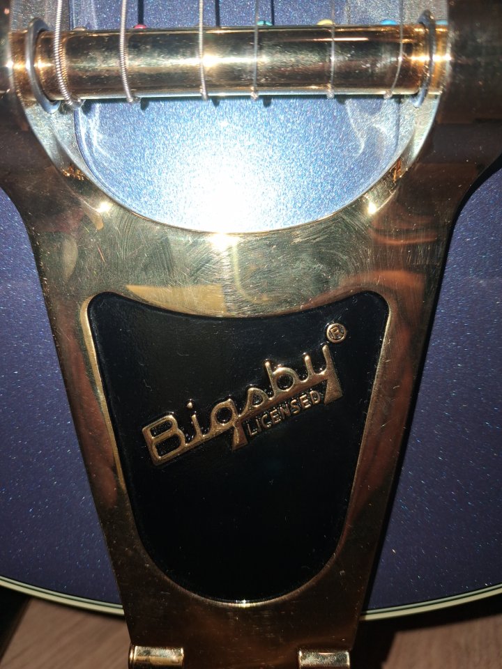 Gretsch G5655TG Electromatic® Center Block Jr. Single-Cut with Bigsby® and Gold Hardware Model: 2509700566